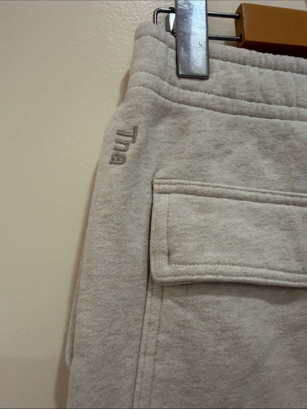 TNA Cozy Fleece Mega Cargo Pants in Heather Ecru - Picture 8 of 12